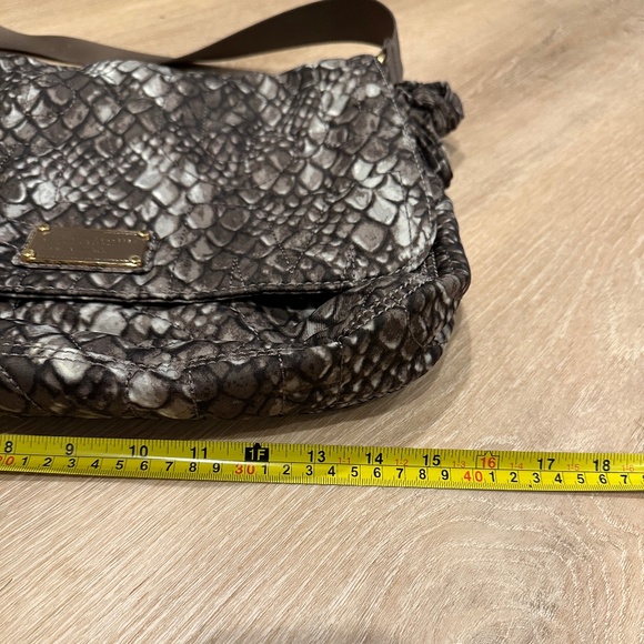 Marc Jacobs Adjustable Strap Animal Print Crossbody Handbag - Picture 8 of 15